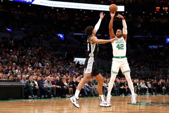 文班亚马20+10马刺胜爵士  