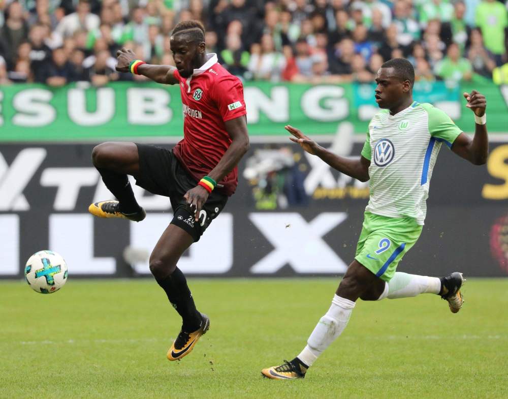  沃尔夫斯堡三球大胜奥格斯堡逃离降级区  